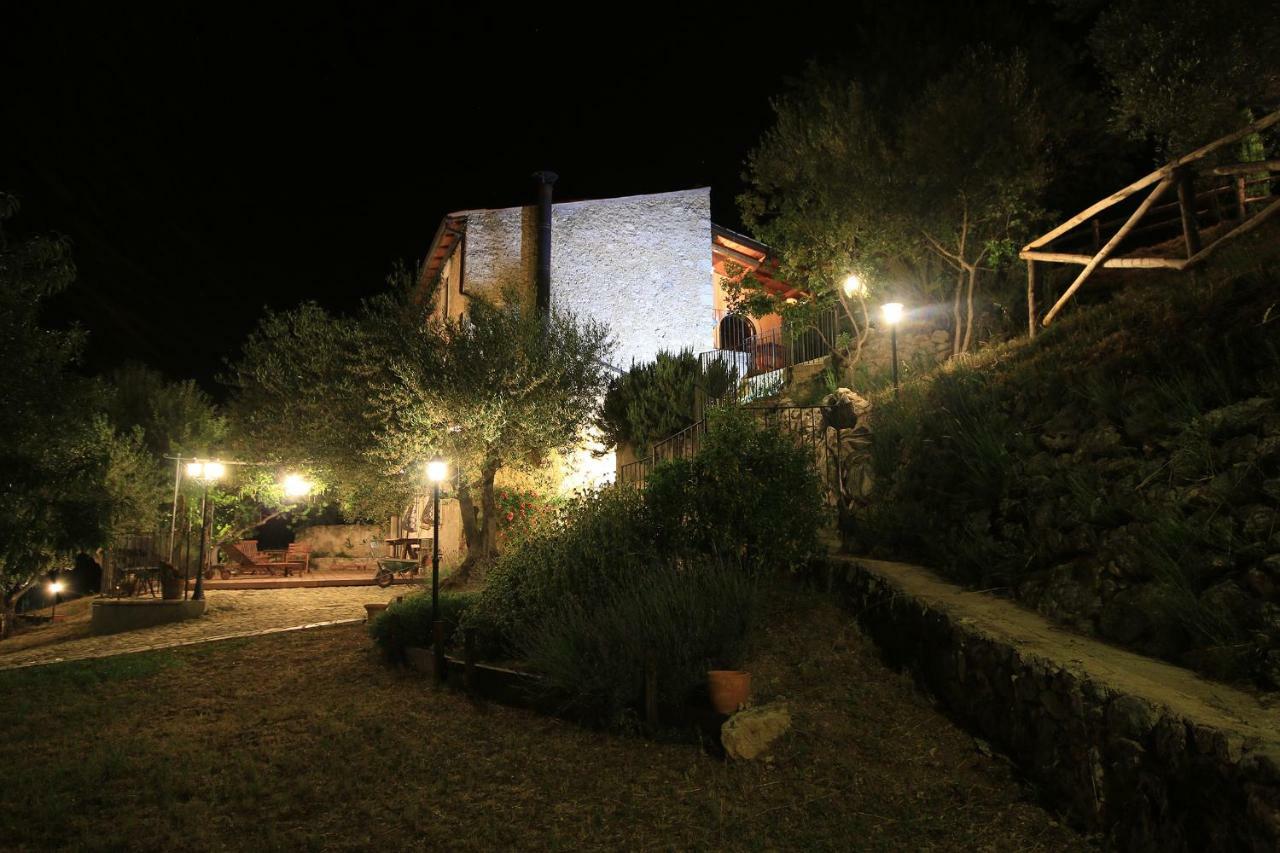 Hotel Al Casolare à Ofena Extérieur photo